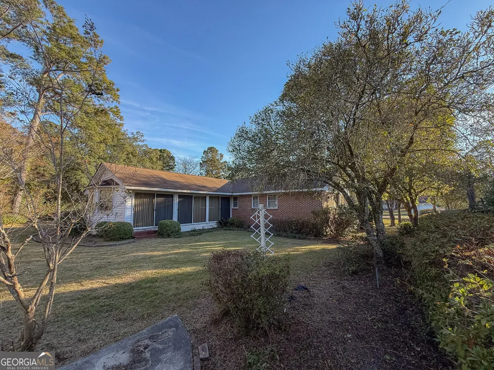 341 Azalea AVE Millen, GA 30442