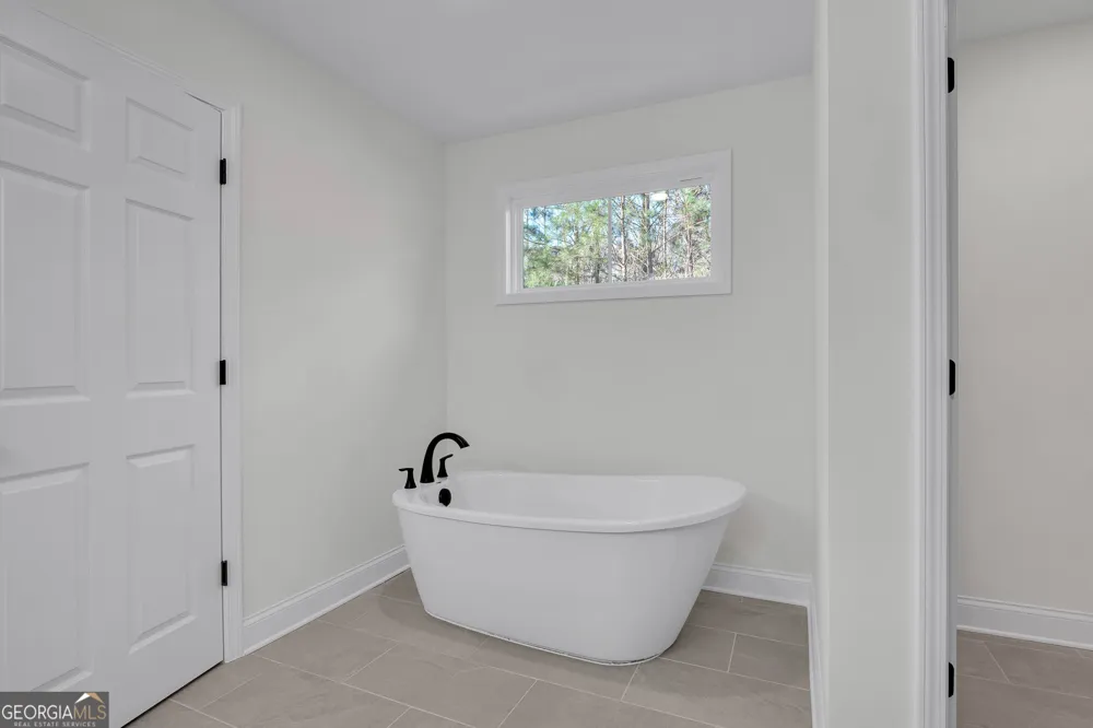 1111 Falkirk LN Stone Mountain, GA 30087