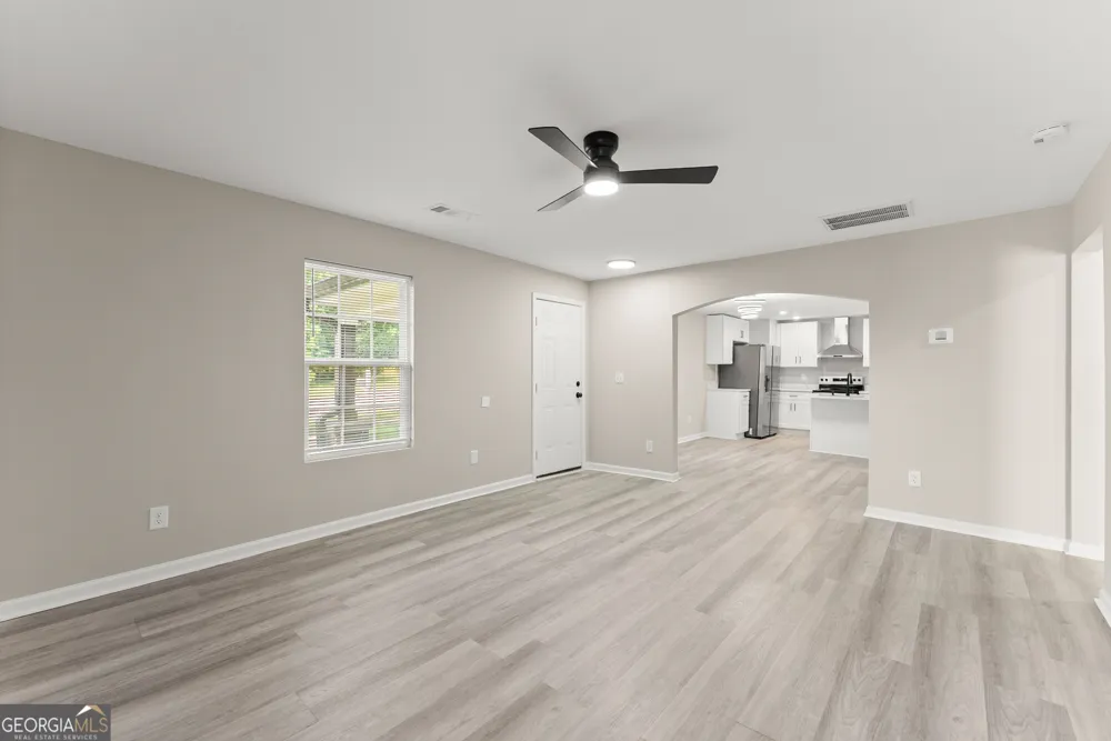 239 E Currahee ST Toccoa, GA 30577