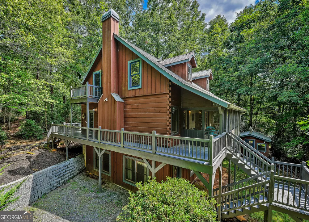 160 Adams CIR Mineral Bluff, GA 30559