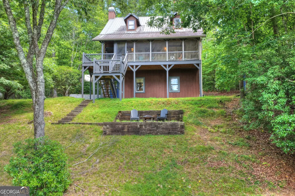 160 Adams CIR Mineral Bluff, GA 30559