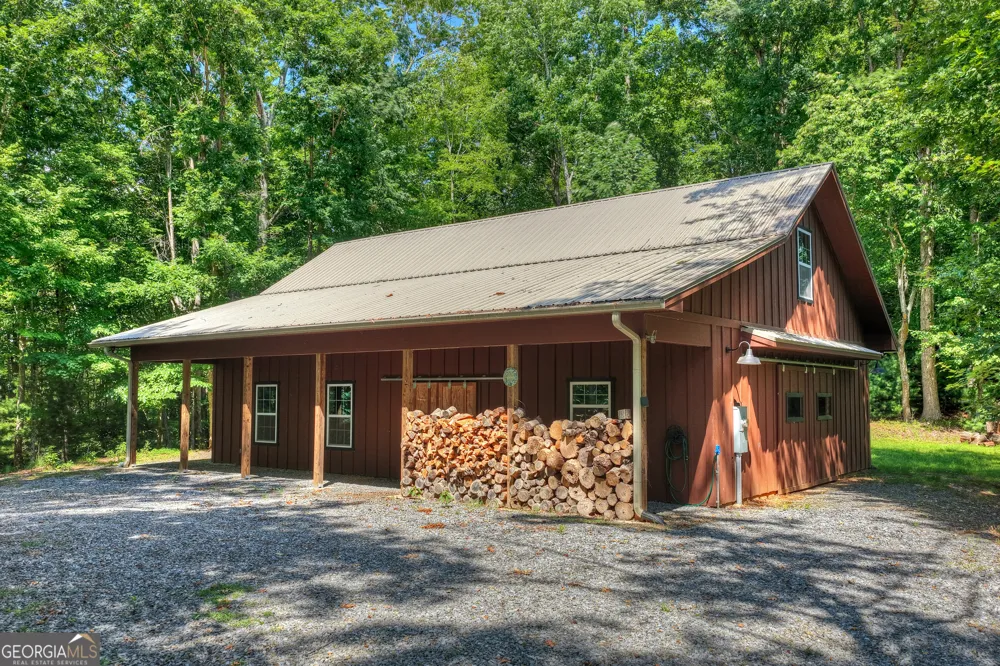 160 Adams CIR Mineral Bluff, GA 30559