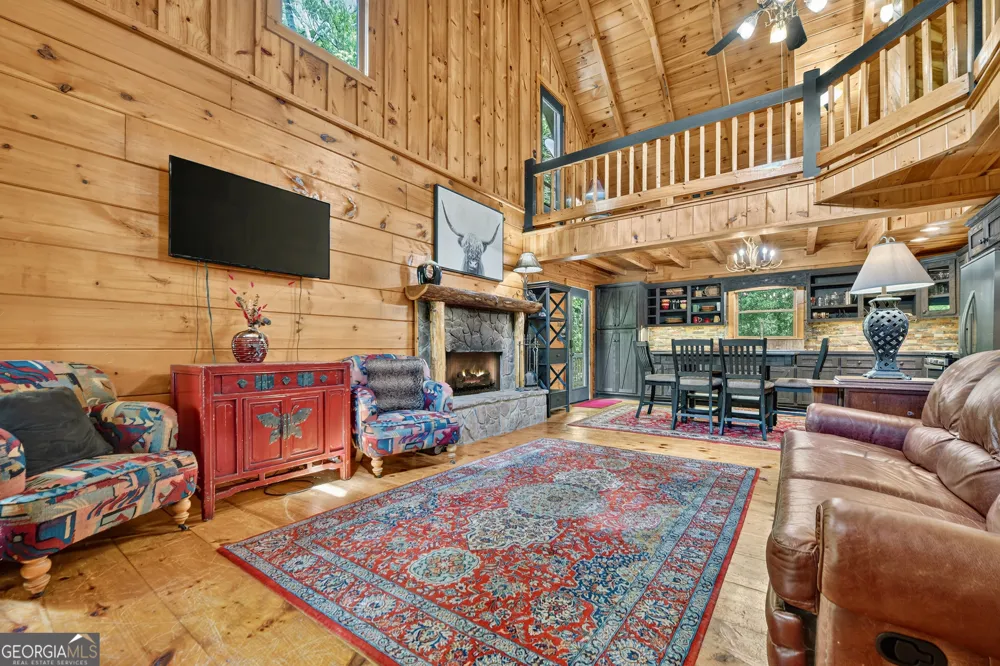 160 Adams CIR Mineral Bluff, GA 30559