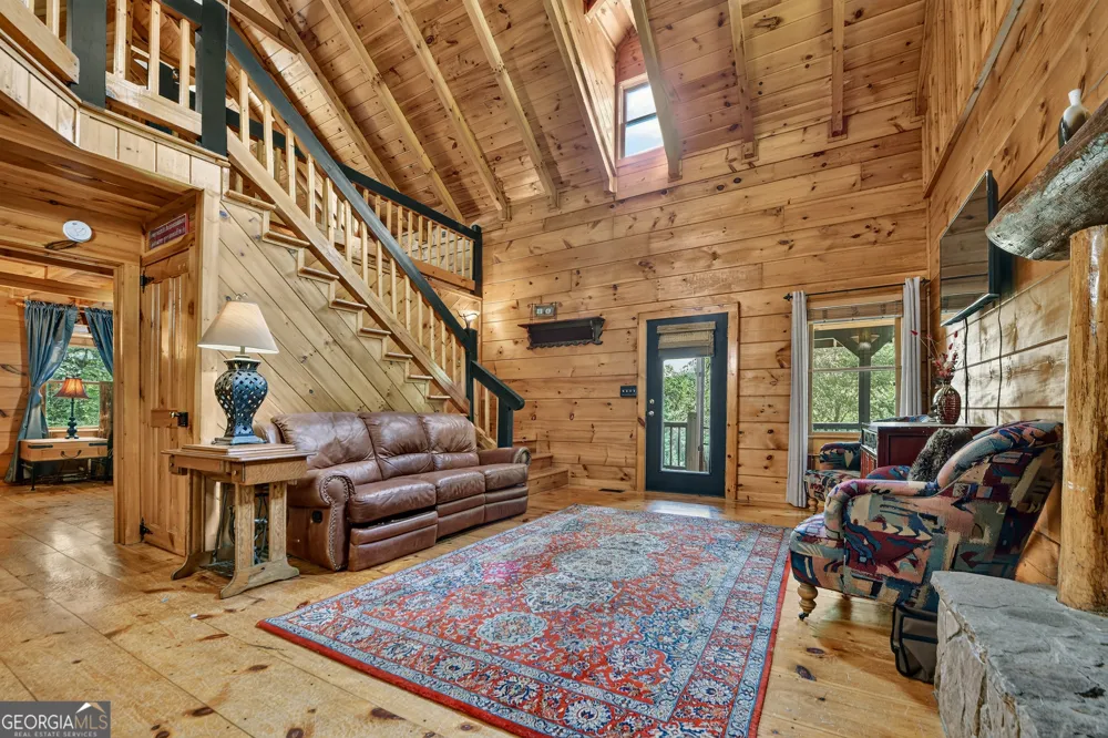 160 Adams CIR Mineral Bluff, GA 30559