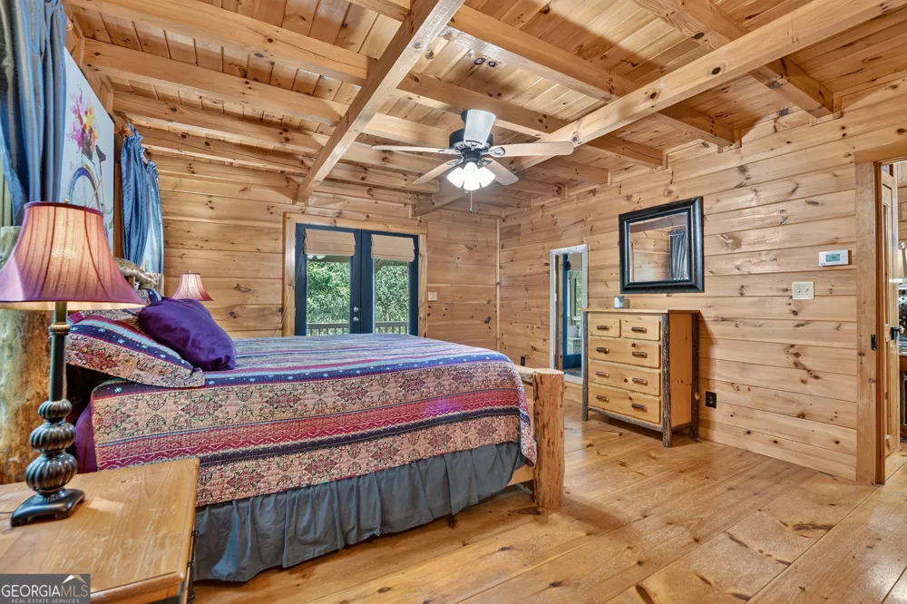 160 Adams CIR Mineral Bluff, GA 30559