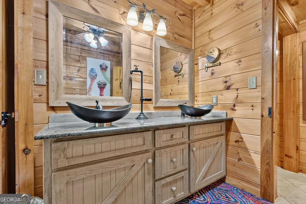 160 Adams CIR Mineral Bluff, GA 30559