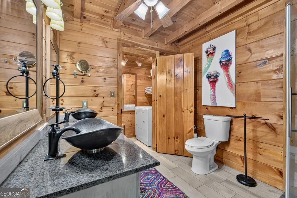 160 Adams CIR Mineral Bluff, GA 30559