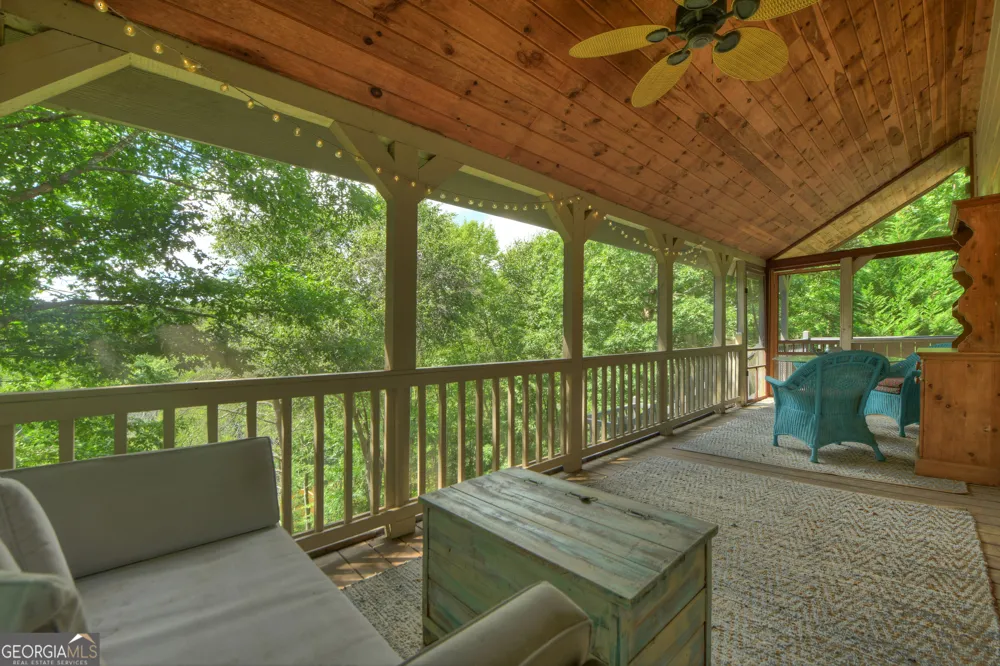 160 Adams CIR Mineral Bluff, GA 30559