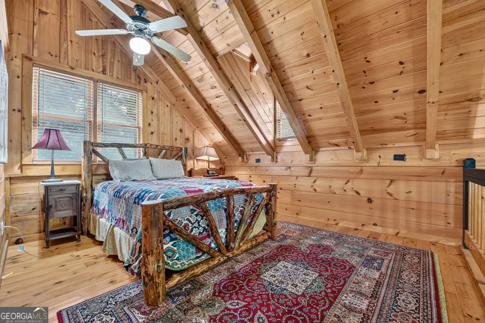 160 Adams CIR Mineral Bluff, GA 30559