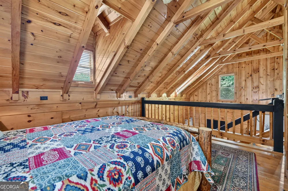 160 Adams CIR Mineral Bluff, GA 30559