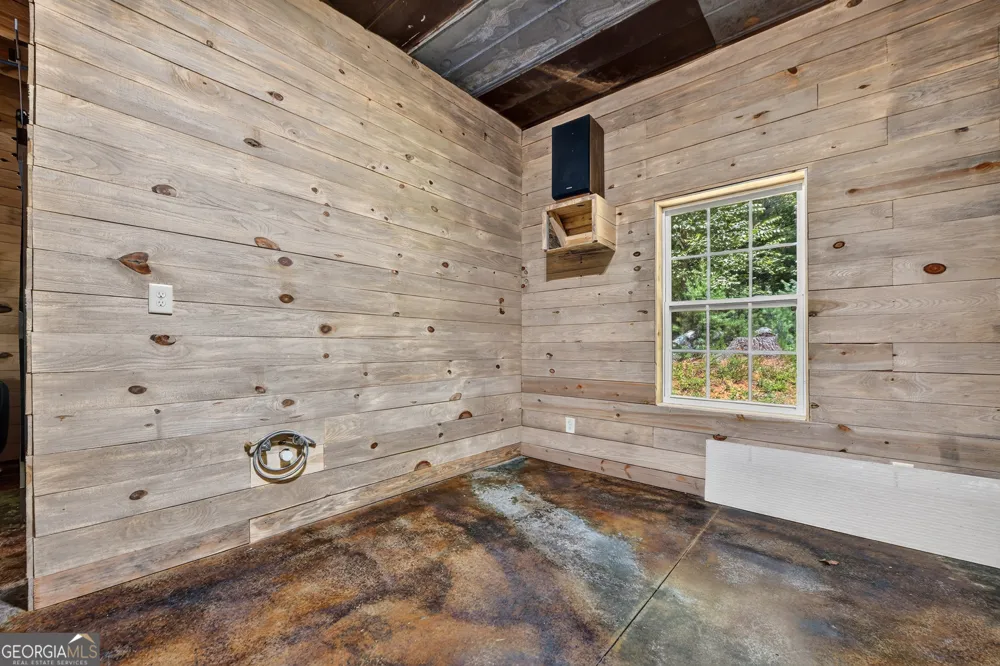 160 Adams CIR Mineral Bluff, GA 30559