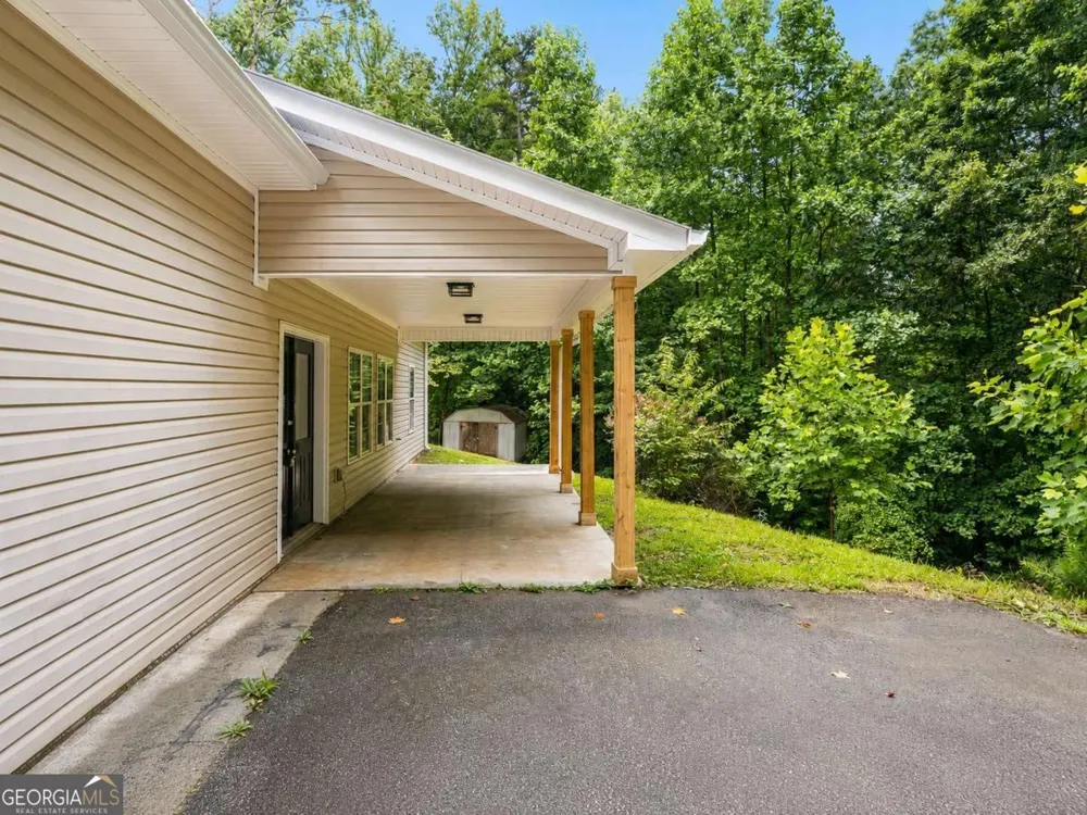 2029 Fletcher DR Ball Ground, GA 30107