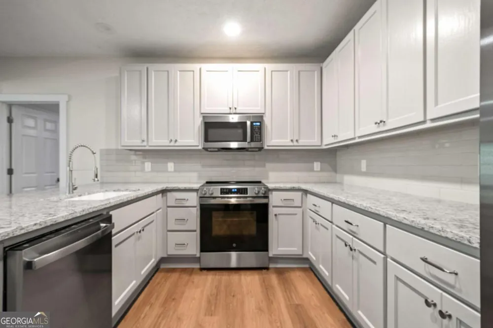2029 Fletcher DR Ball Ground, GA 30107