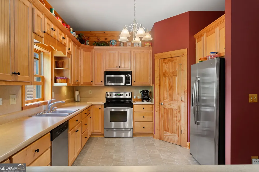 729 Huckleberry WAY Jasper, GA 30143