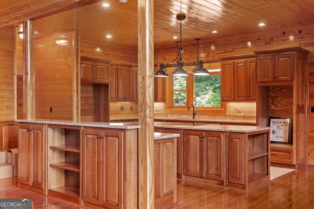 729 Huckleberry WAY Jasper, GA 30143