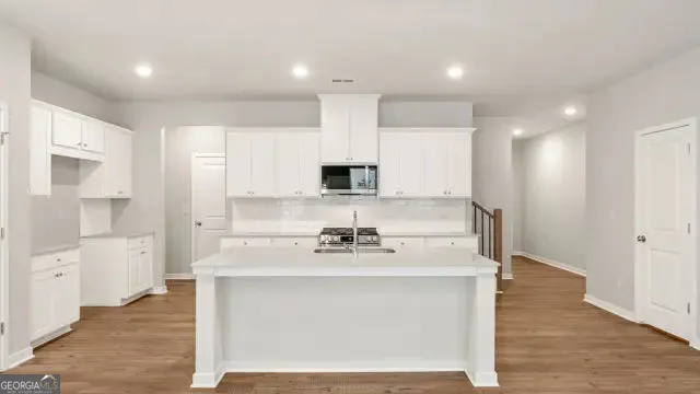 1299 Farmers LOOP Austell, GA 30106