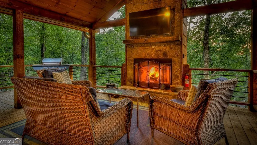 149 Heritage DR Mineral Bluff, GA 30559