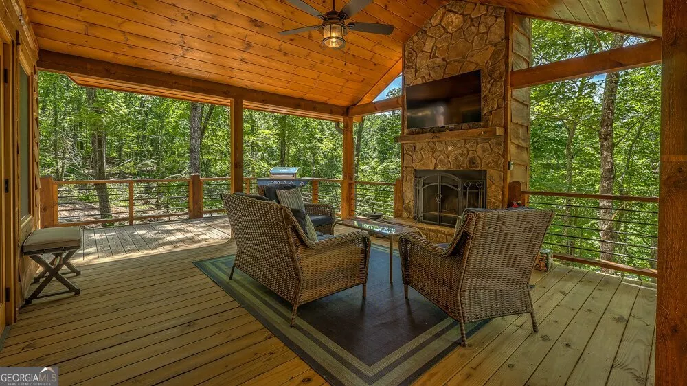 149 Heritage DR Mineral Bluff, GA 30559