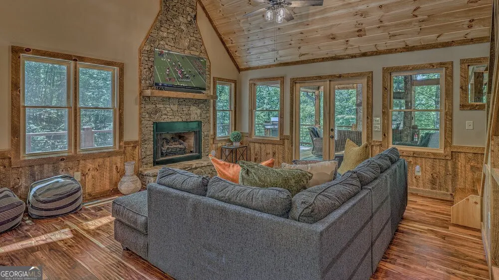 149 Heritage DR Mineral Bluff, GA 30559
