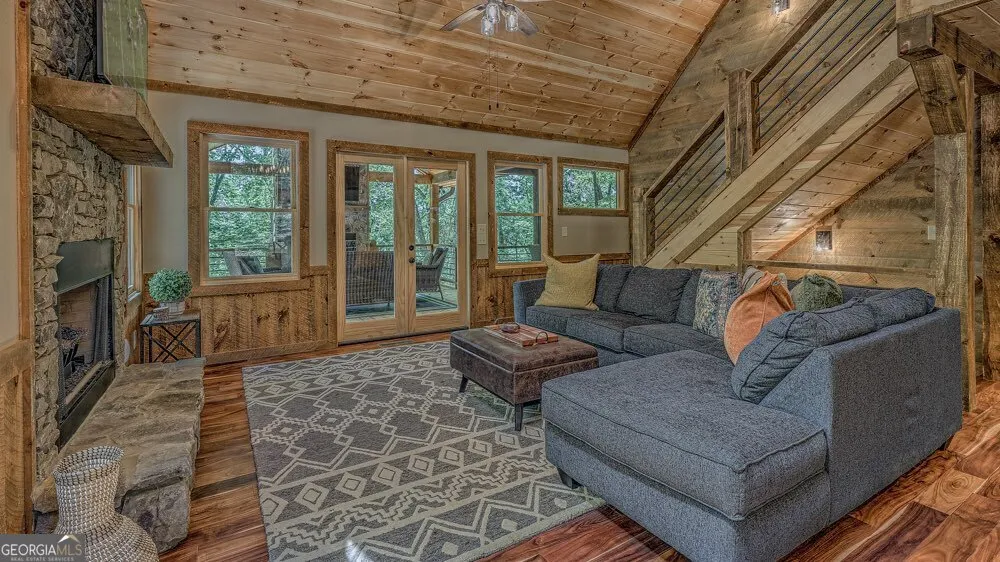149 Heritage DR Mineral Bluff, GA 30559