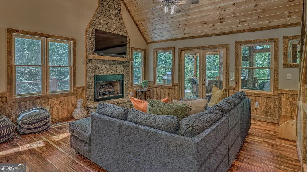 149 Heritage DR Mineral Bluff, GA 30559