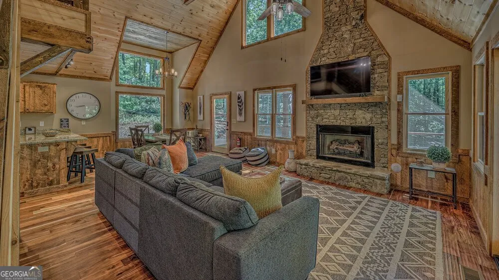 149 Heritage DR Mineral Bluff, GA 30559