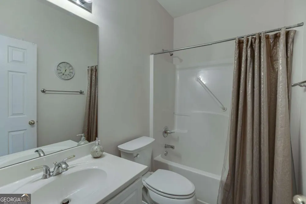 6440 Deep Woods CT Flowery Branch, GA 30542