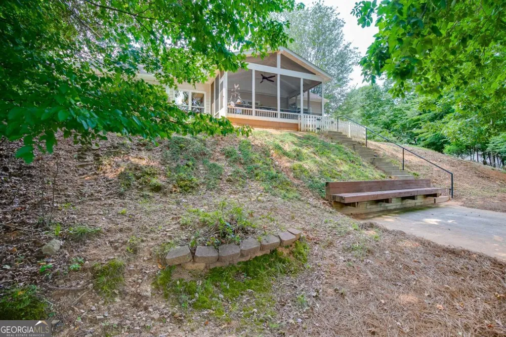 6440 Deep Woods CT Flowery Branch, GA 30542