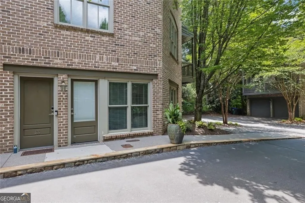 120 Green Oak DR Roswell, GA 30075