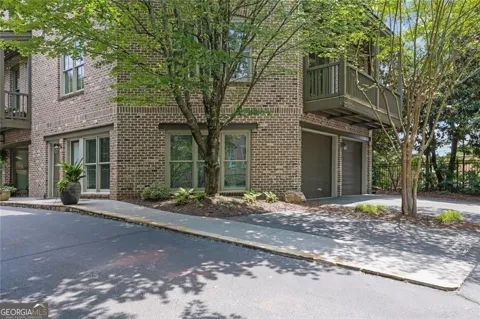 120 Green Oak DR