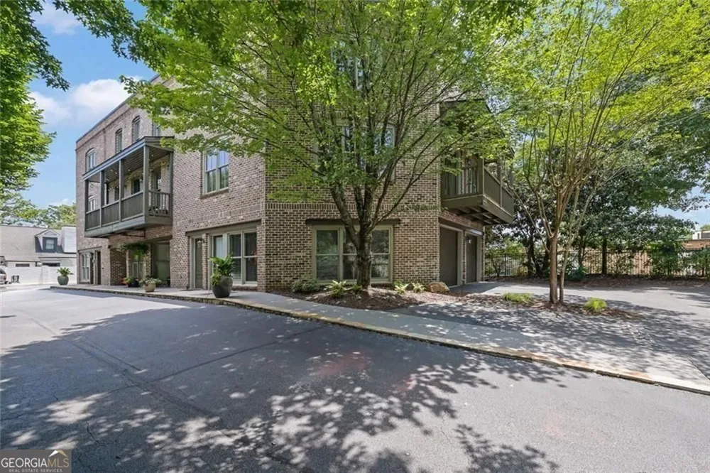 120 Green Oak DR Roswell, GA 30075