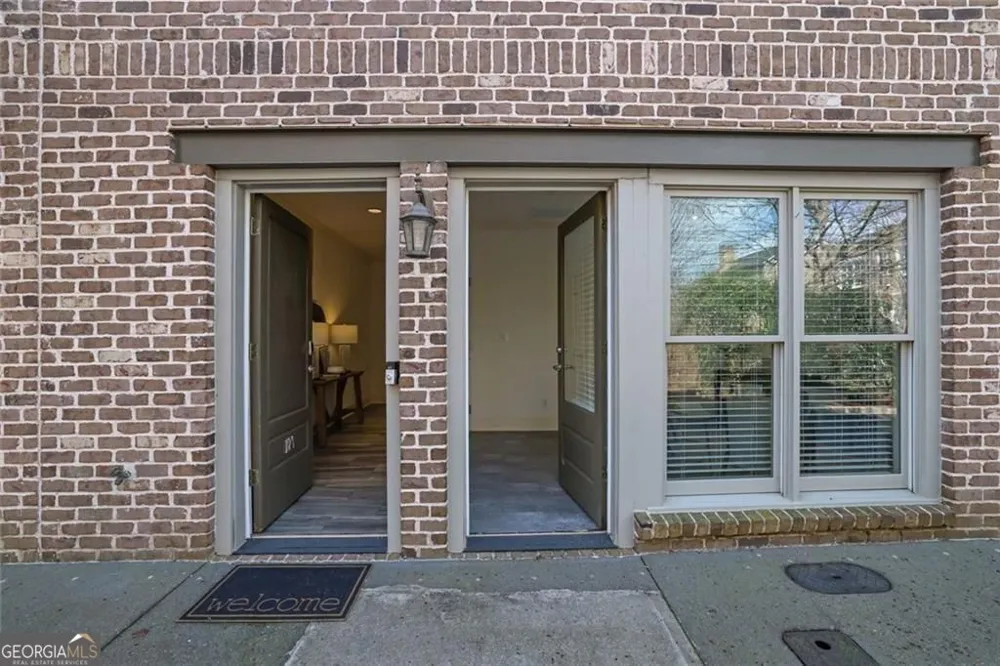 120 Green Oak DR Roswell, GA 30075