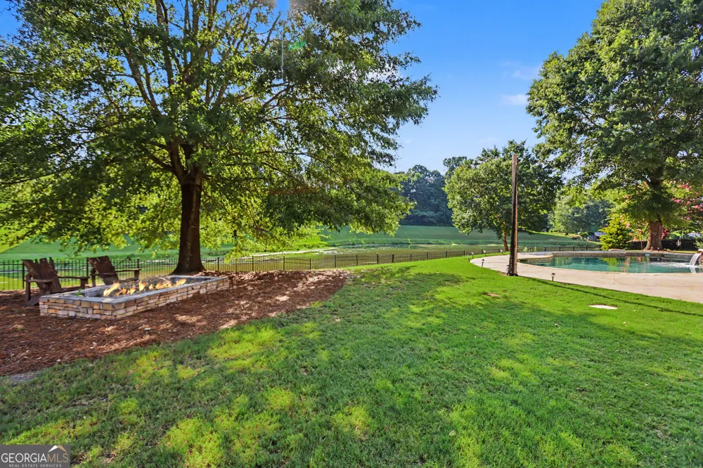 1738 Mulberry Lake DR Dacula, GA 30019