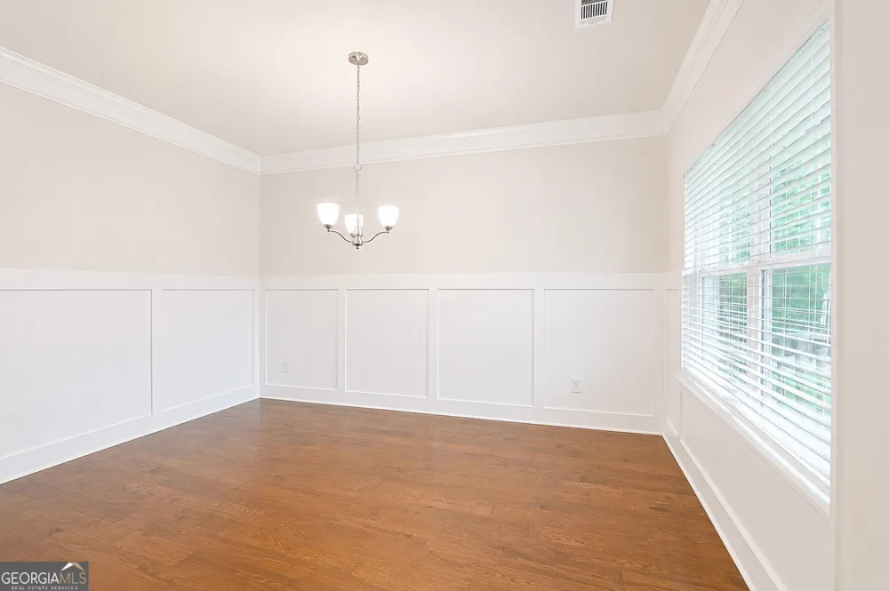 5381 Woodline View Cir Auburn, GA 30011