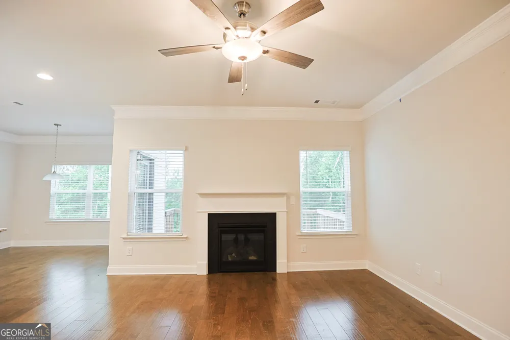 5381 Woodline View Cir Auburn, GA 30011