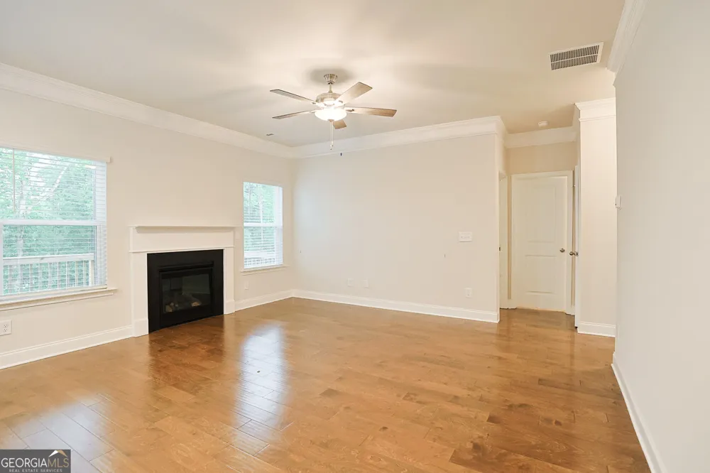5381 Woodline View Cir Auburn, GA 30011