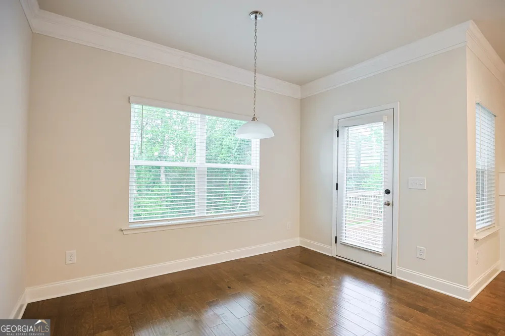 5381 Woodline View Cir Auburn, GA 30011