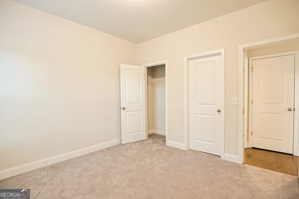 5381 Woodline View Cir Auburn, GA 30011