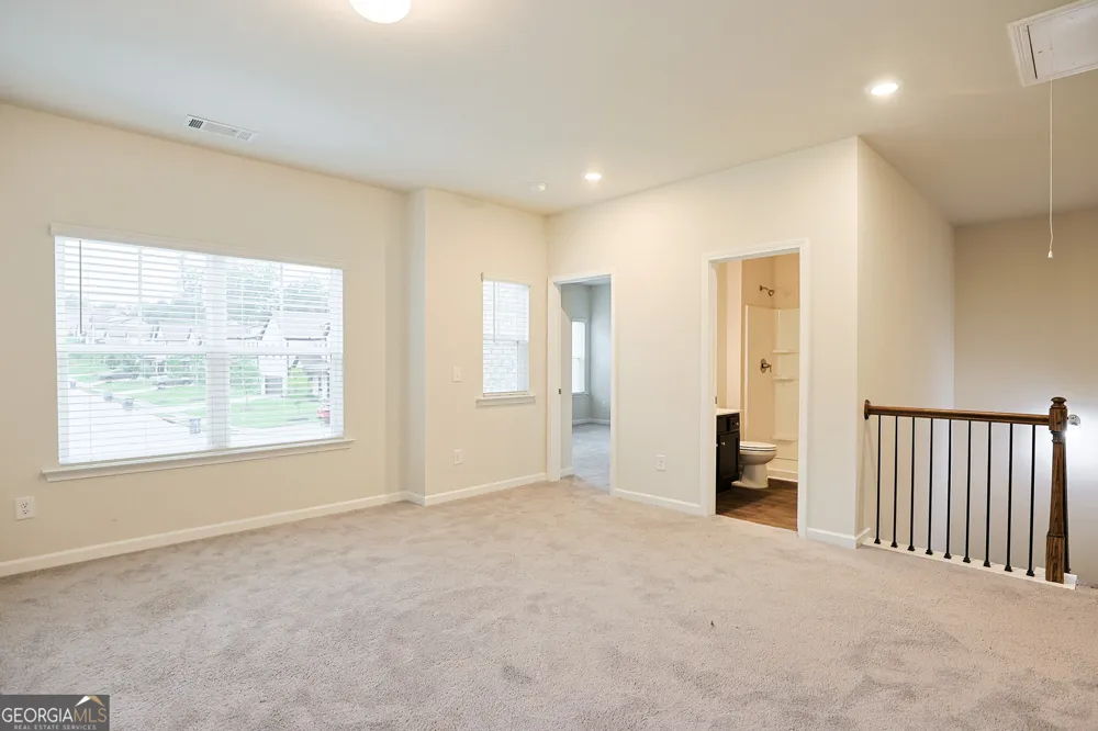 5381 Woodline View Cir Auburn, GA 30011