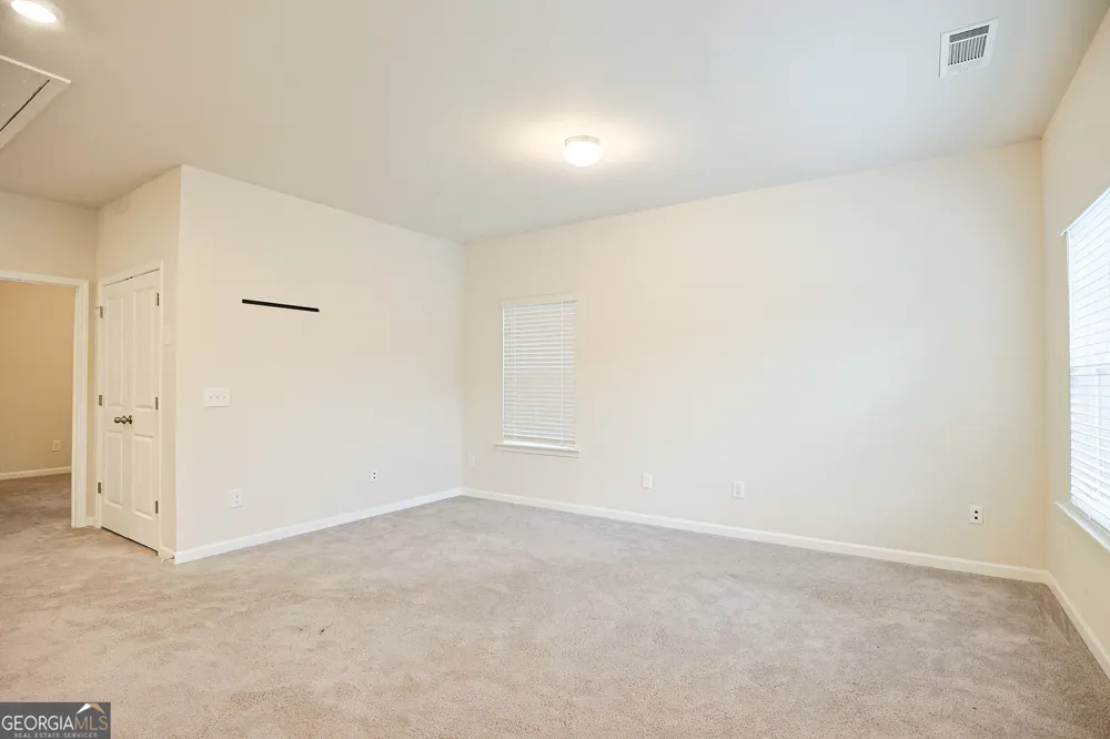5381 Woodline View Cir Auburn, GA 30011