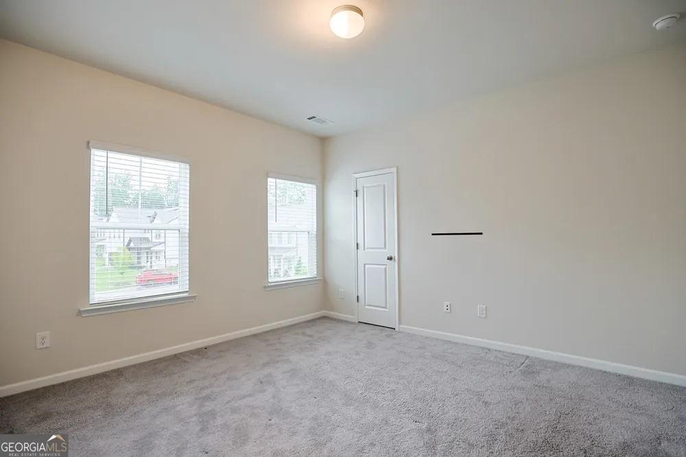 5381 Woodline View Cir Auburn, GA 30011
