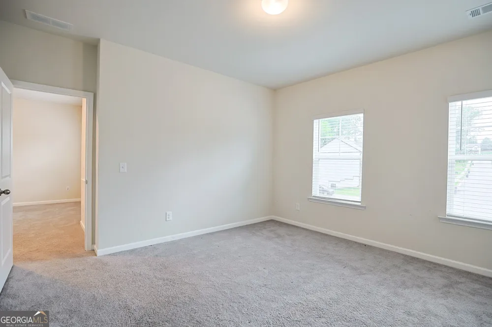 5381 Woodline View Cir Auburn, GA 30011