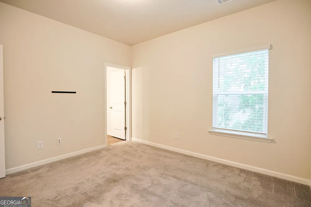 5381 Woodline View Cir Auburn, GA 30011