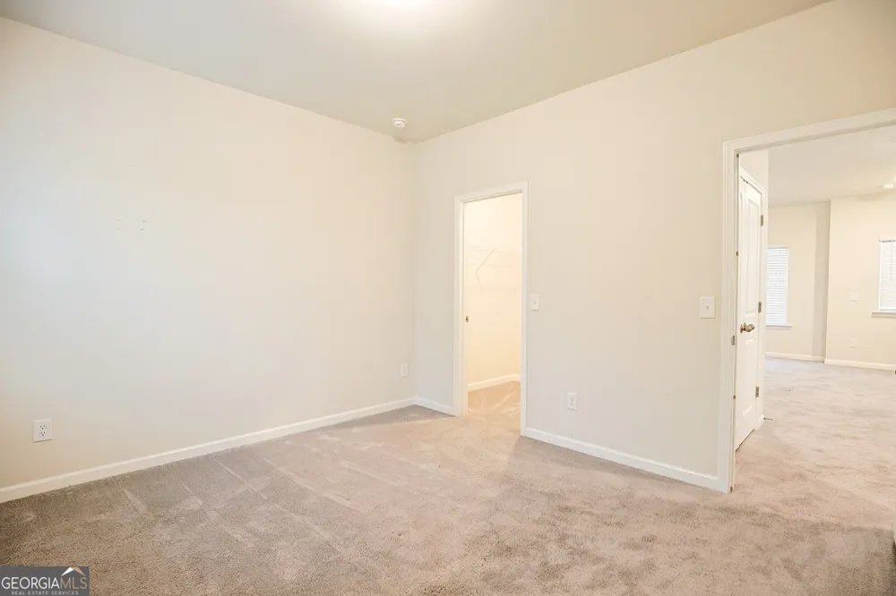 5381 Woodline View Cir Auburn, GA 30011