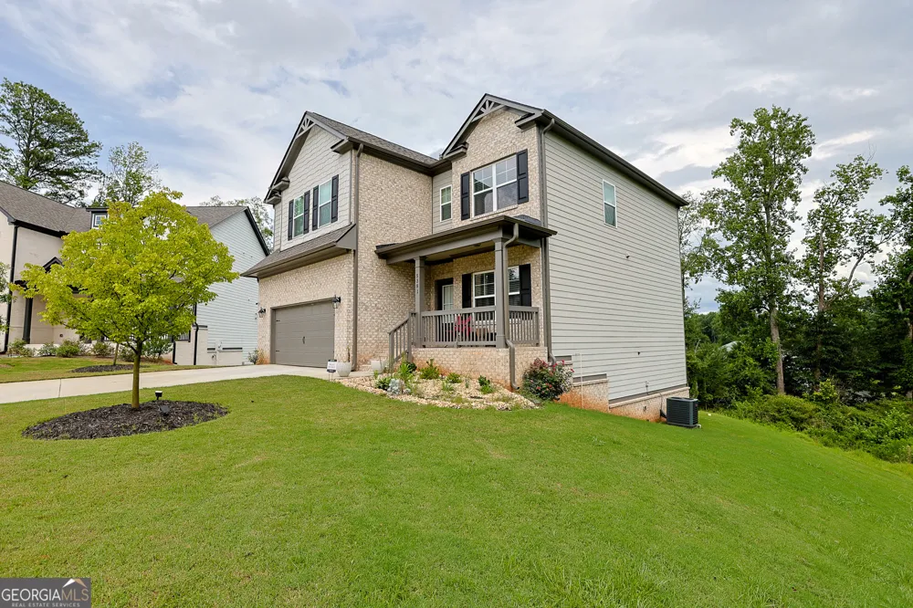 5381 Woodline View Cir Auburn, GA 30011