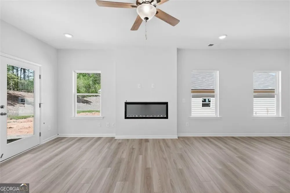 103 Meadowview CT Carrollton, GA 30117