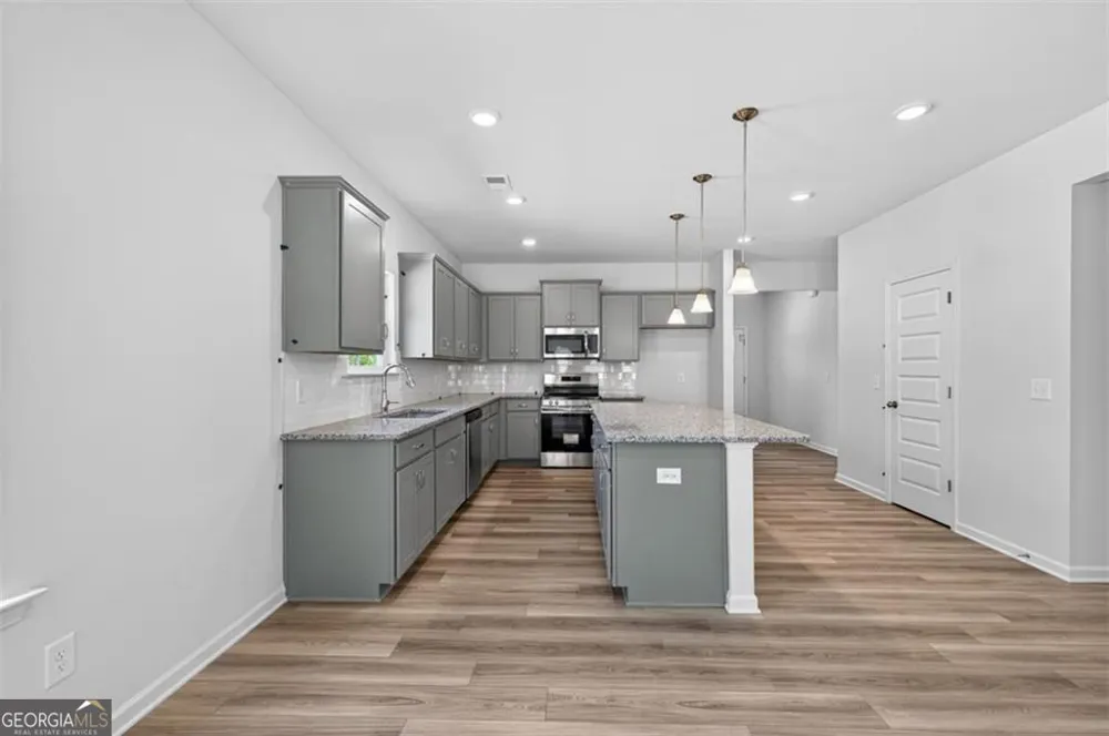 103 Meadowview CT Carrollton, GA 30117