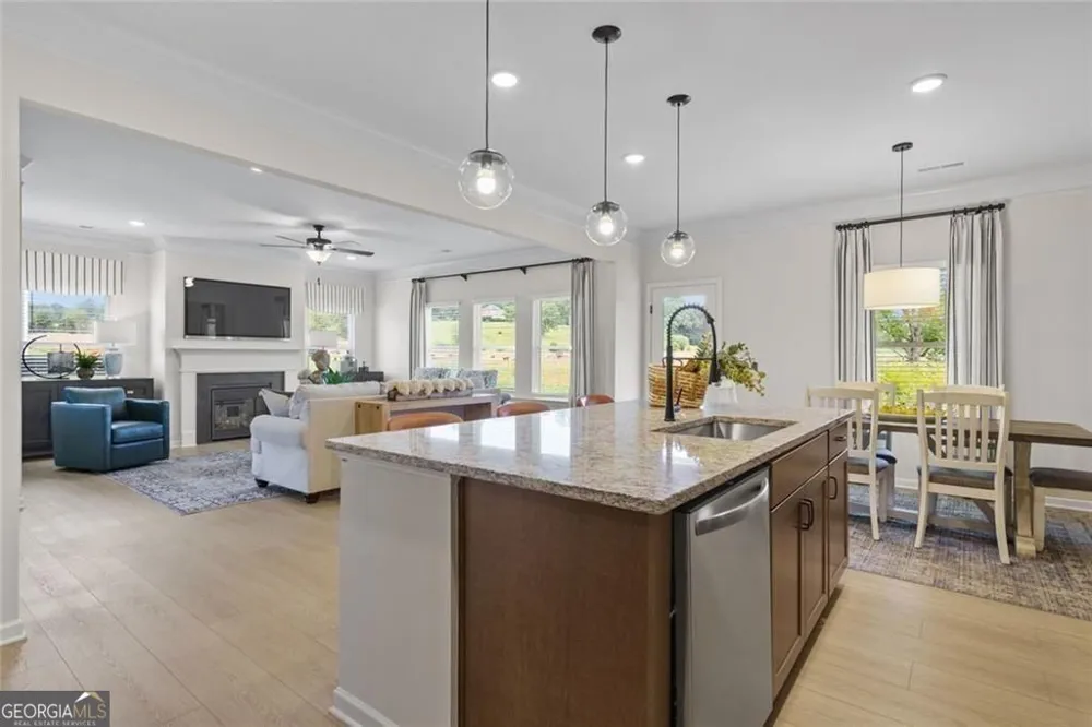 106 Meadowview CT Carrollton, GA 30117