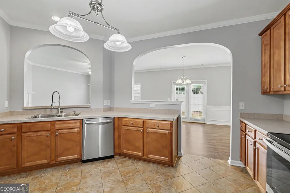211 Meadow RUN Carrollton, GA 30116