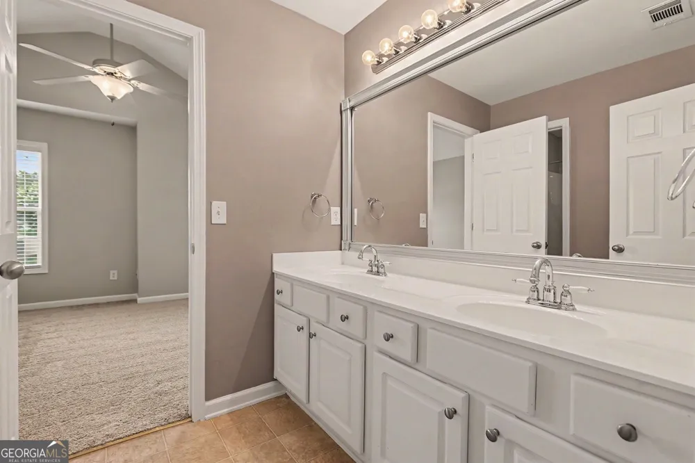 211 Meadow RUN Carrollton, GA 30116